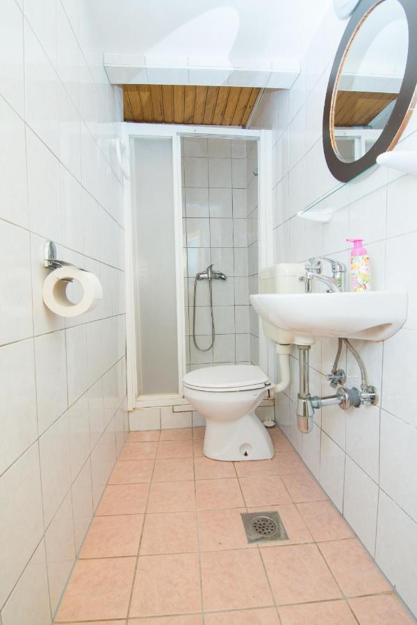 Hostel Flora Малий Лошинь Екстер'єр фото