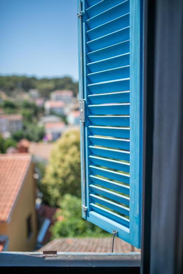 Hostel Flora Малий Лошинь Екстер'єр фото