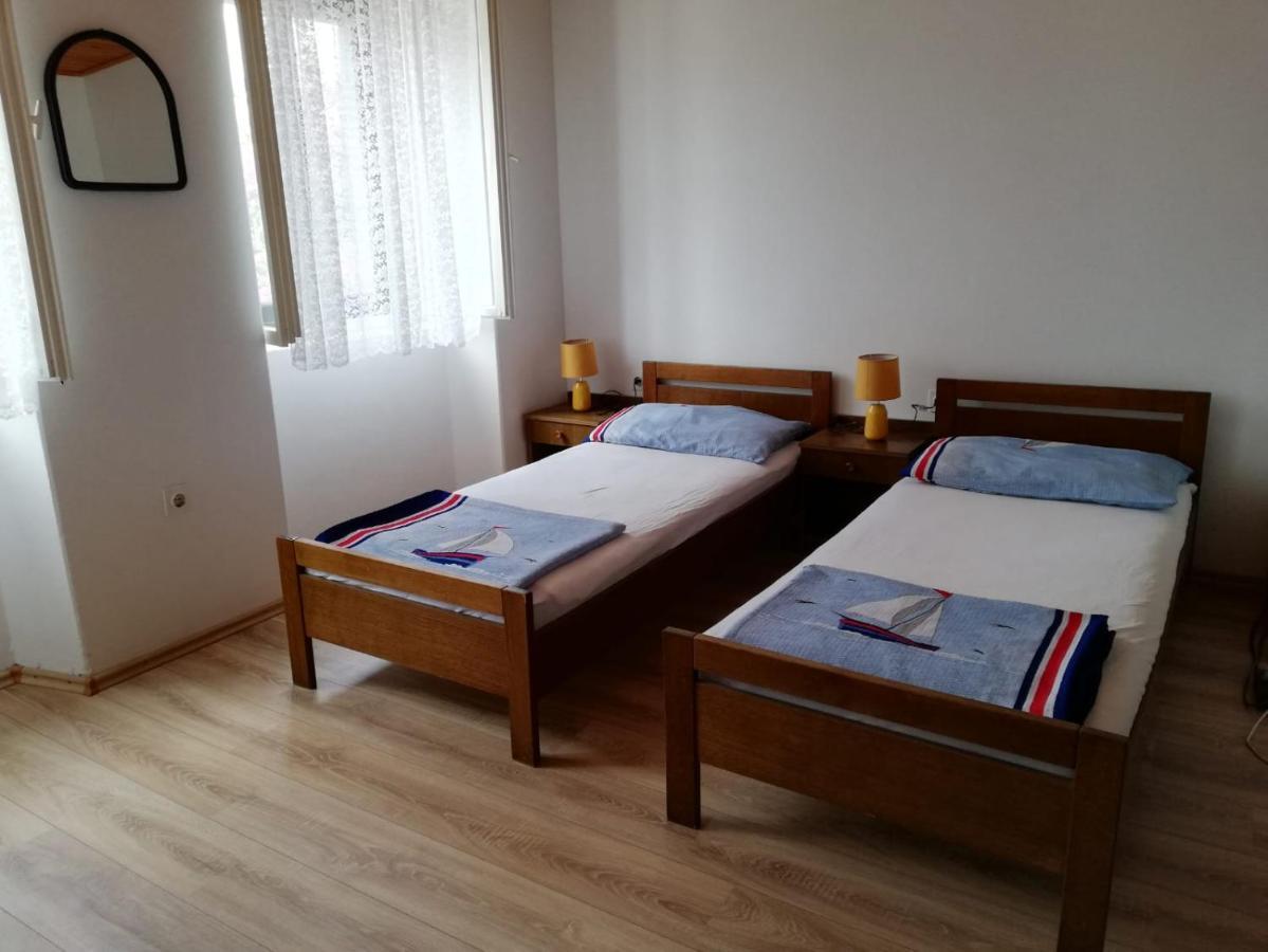 Hostel Flora Малий Лошинь Номер фото